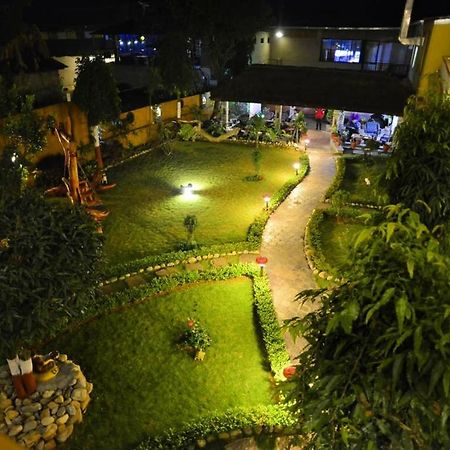 Hotel Homeland Покхара Екстер'єр фото