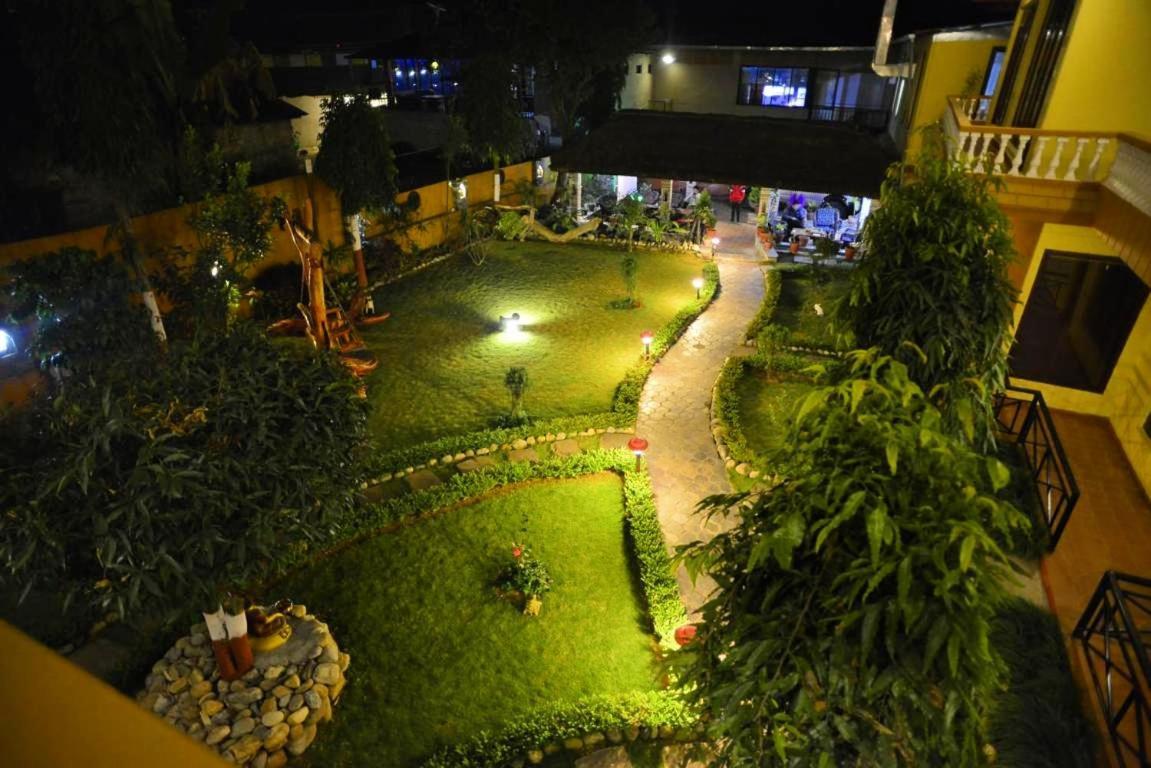 Hotel Homeland Покхара Екстер'єр фото