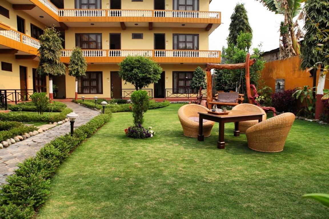 Hotel Homeland Покхара Екстер'єр фото